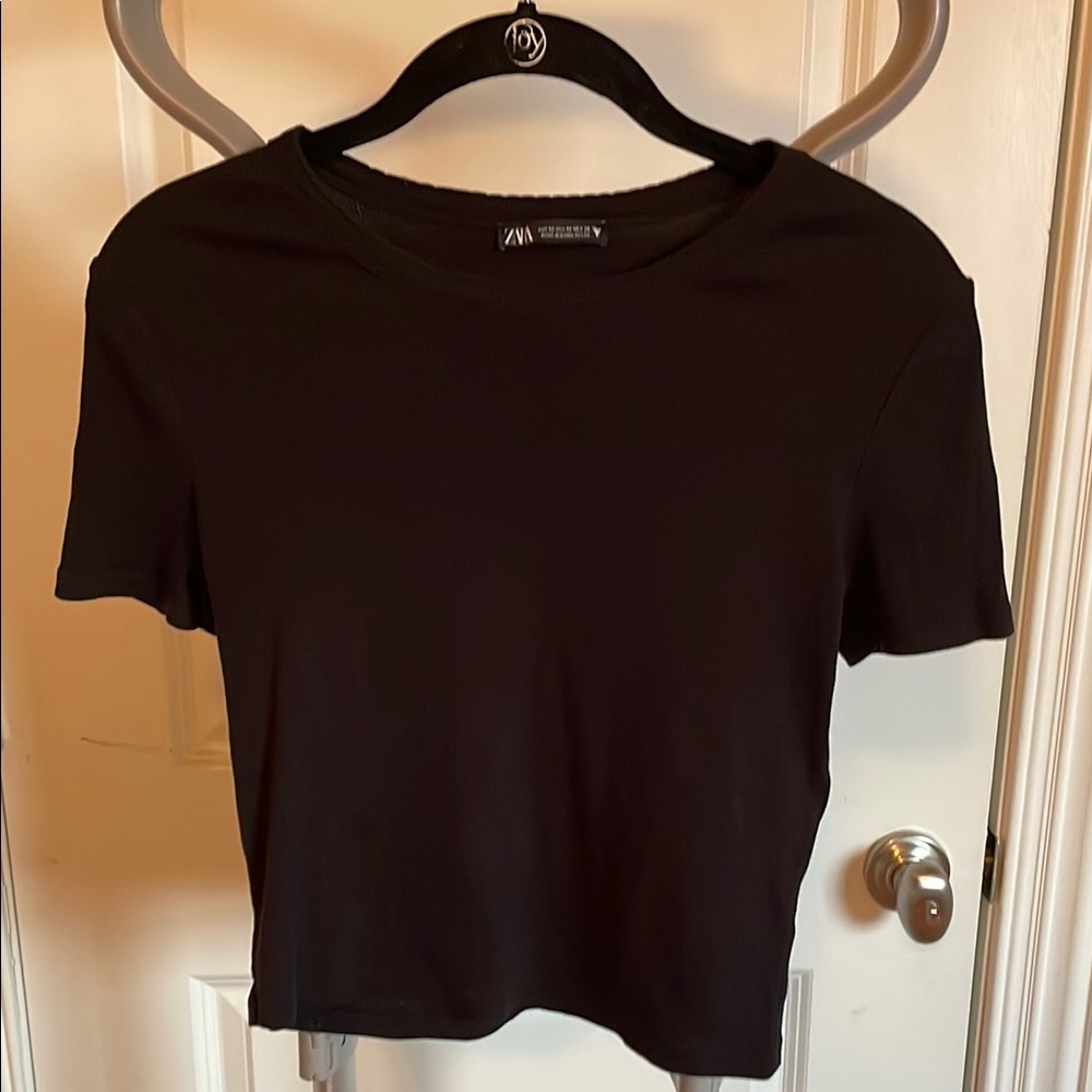 Black Crop T-Shirt with Short Sleeves